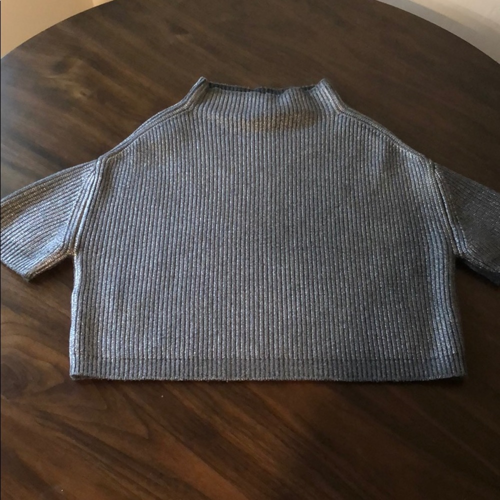 Stylish sweater by VDP. Natural wool. Flattering.